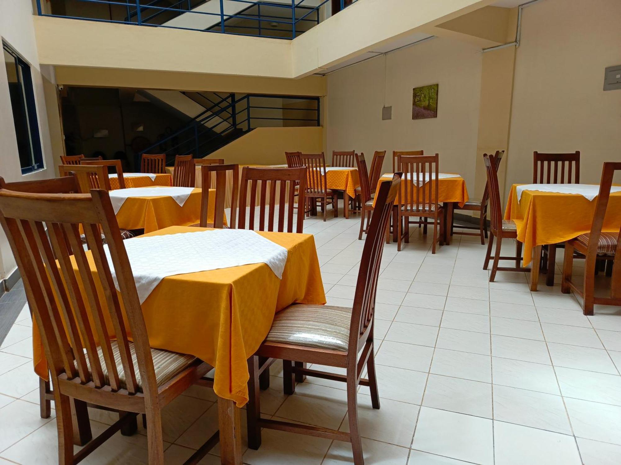 Meru Paramount Hotel Exterior foto