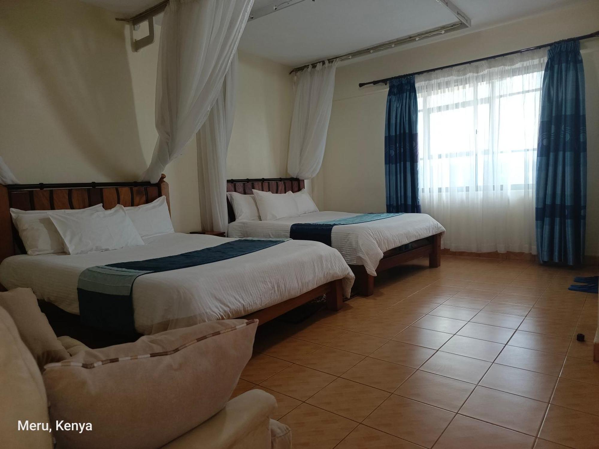 Meru Paramount Hotel Exterior foto