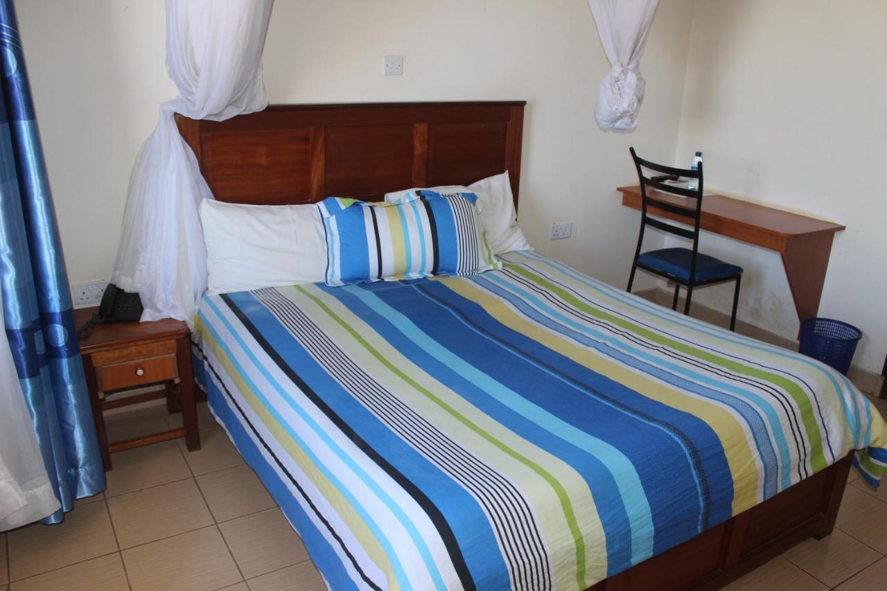 Meru Paramount Hotel Exterior foto