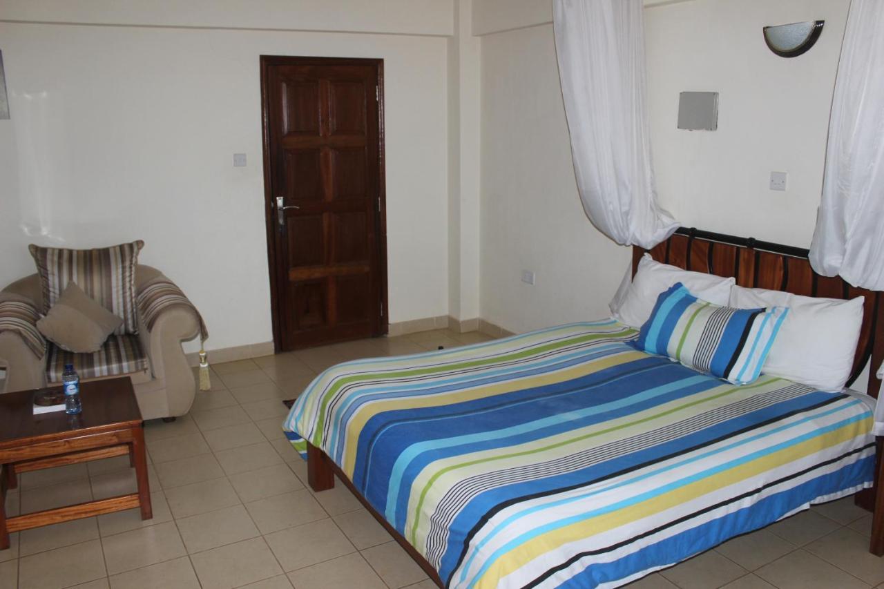 Meru Paramount Hotel Exterior foto