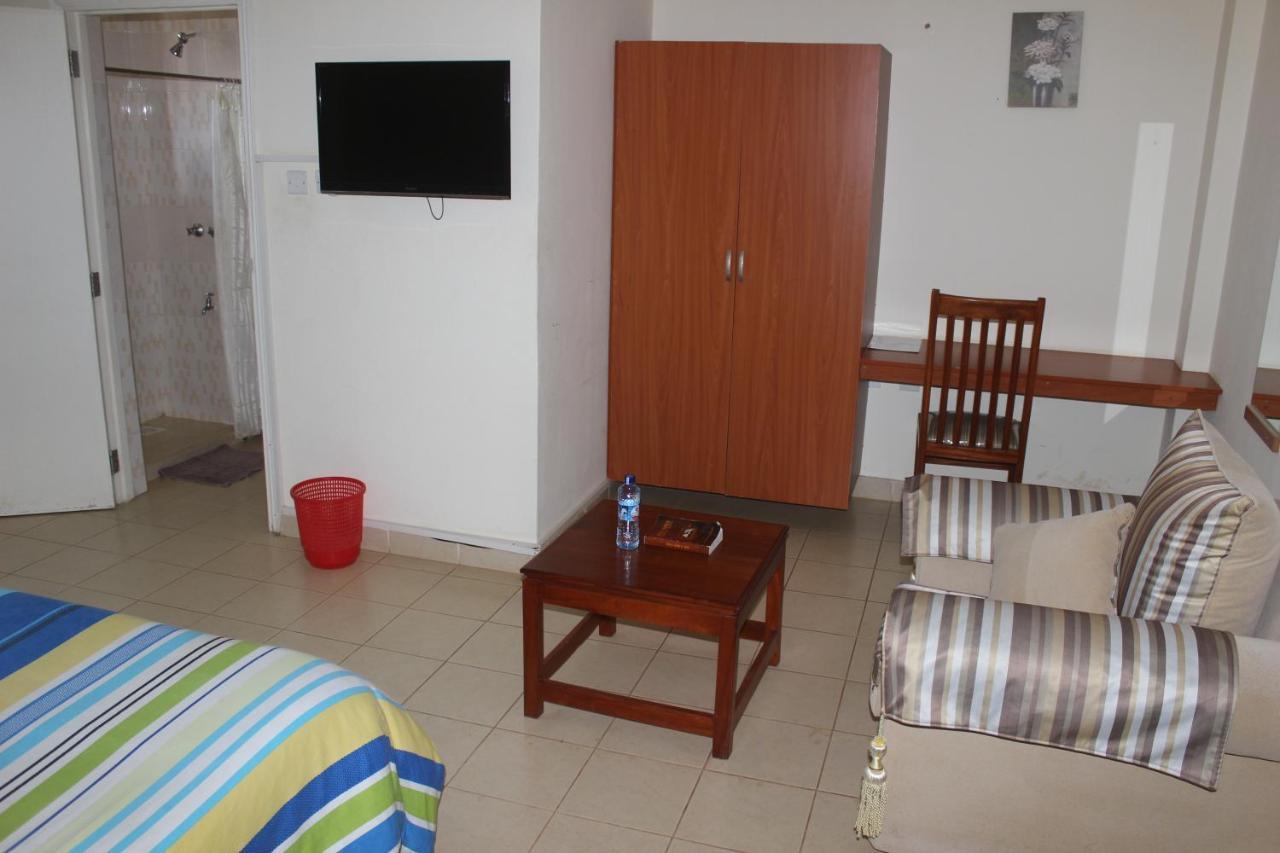 Meru Paramount Hotel Exterior foto